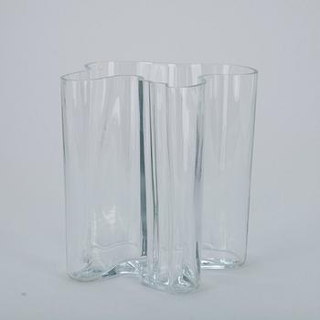 VAS, klart glas, signerad Alvar Aalto 3031. 1900-talets senare hälft.