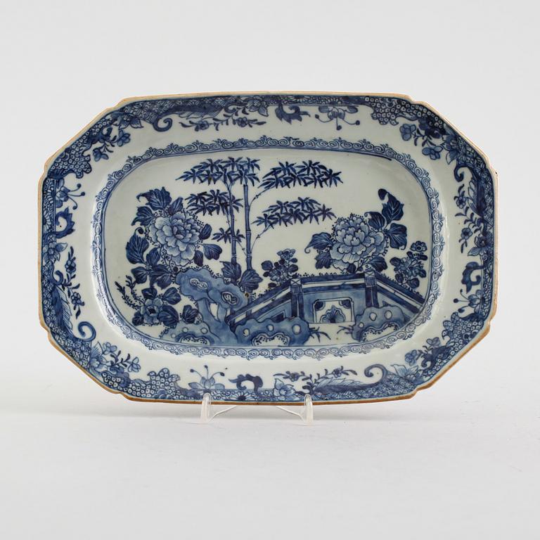 STEKFAT, porslin, Kina, Qianlong 1736-1795.