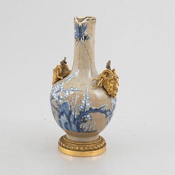 Vas, porslin med bronser, Japan och Frankrike sent 1800-tal.