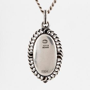 Georg Jensen pendant of the year 2004, with chain,, sterlingsilver.