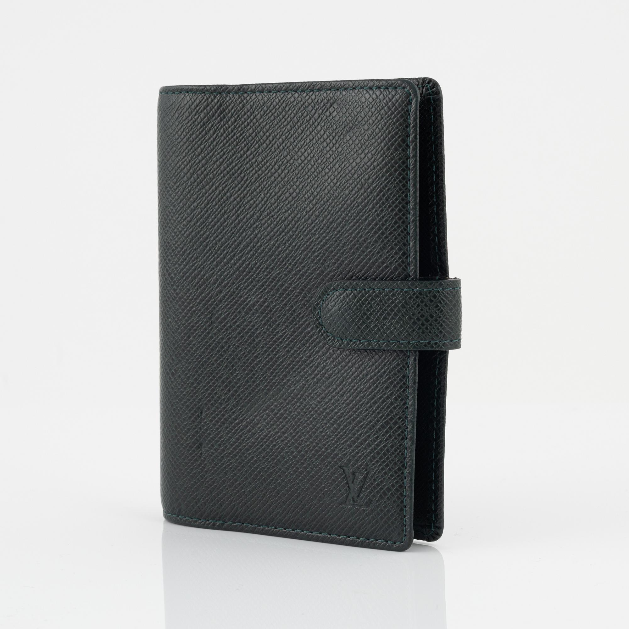 Louis Vuitton, 'Taiga Ring Agenda Holder'.