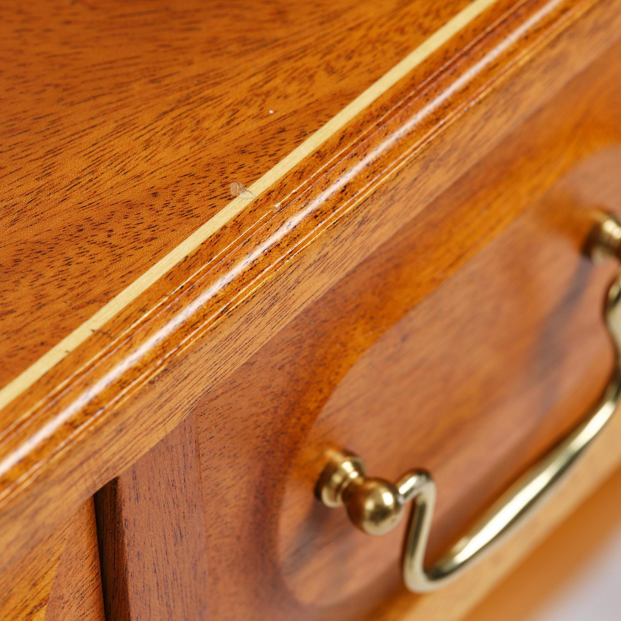 Josef Frank, sideboard, modell 821, Firma Svenskt Tenn, efter 1985.