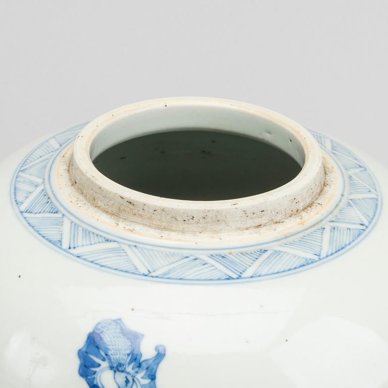 A BLUE AND WHITE JAR
late Qing dynasty.