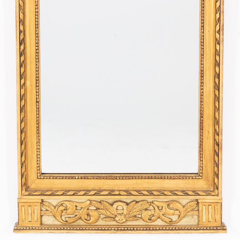 A late Gustavian-style giltwood mirror, 20th century.