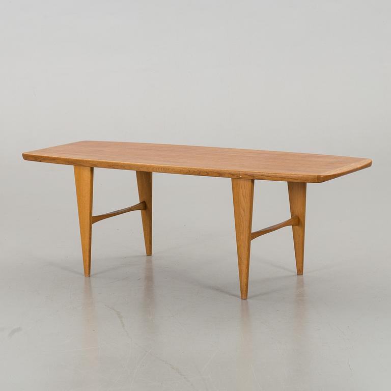 A COFFEE TABLE BY SVANTE SKOGH MODEL 112 FOR SEFFLE MÖBLEFABRIK 1950'S.