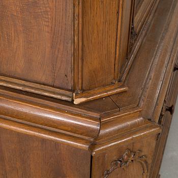 A vitrine cabinet, late 19th century.