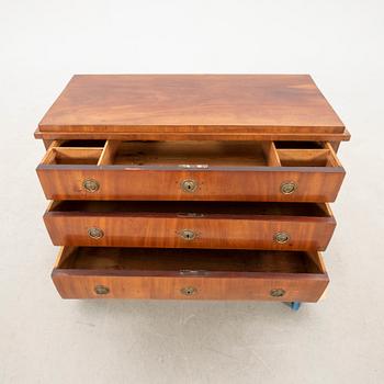 Chest of drawers, Gustavian style 19th century.