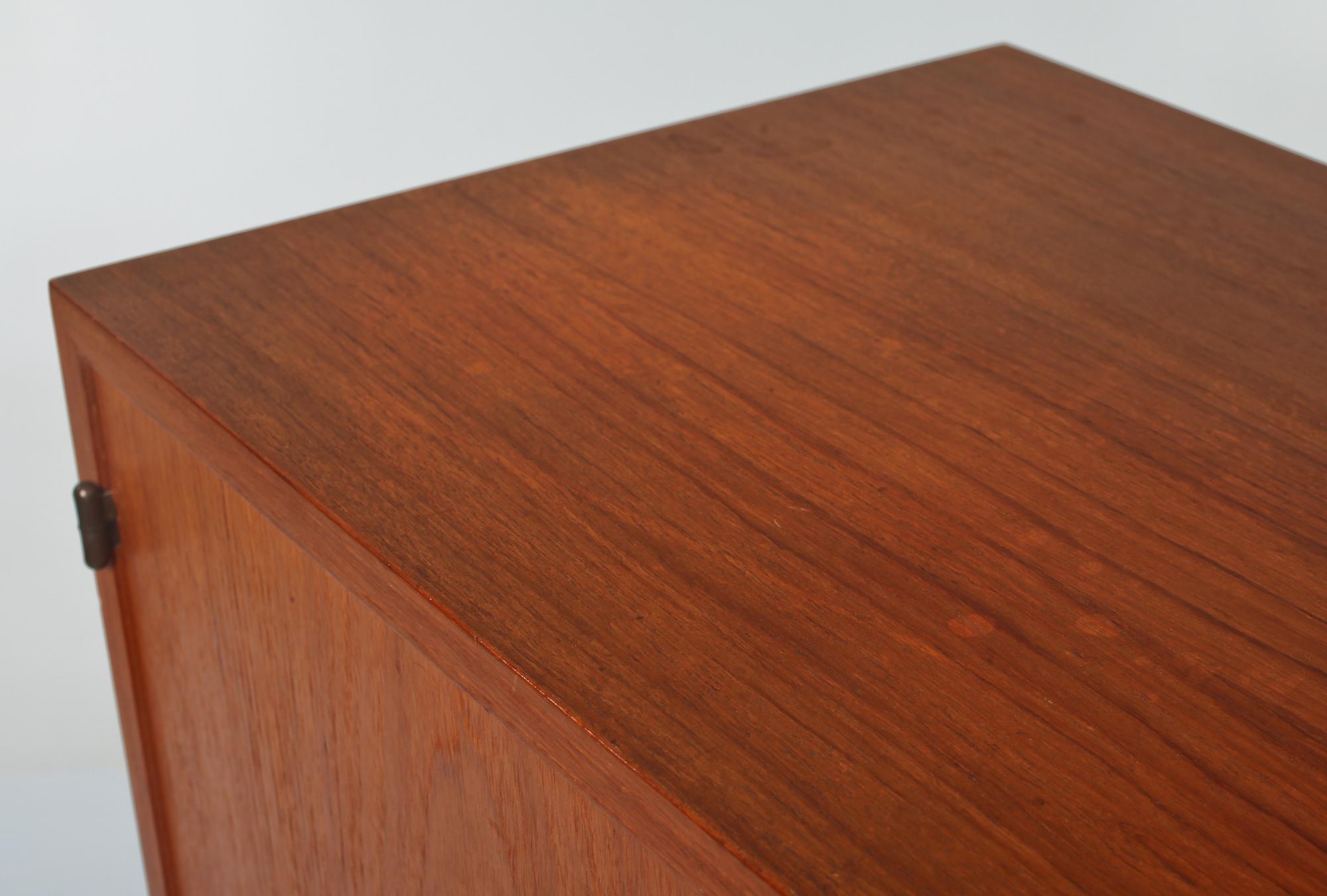 SIDEBOARD, 1900-talets tredje kvartal.