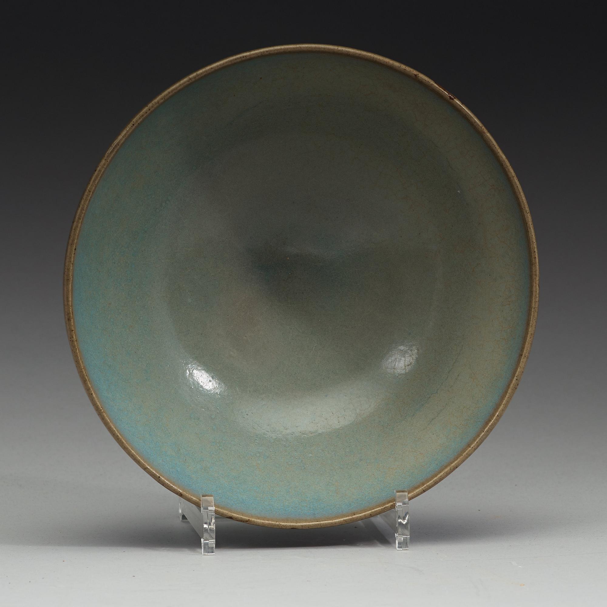 A jun-glazed bowl, Song-Yuan dynasty (960-1368).