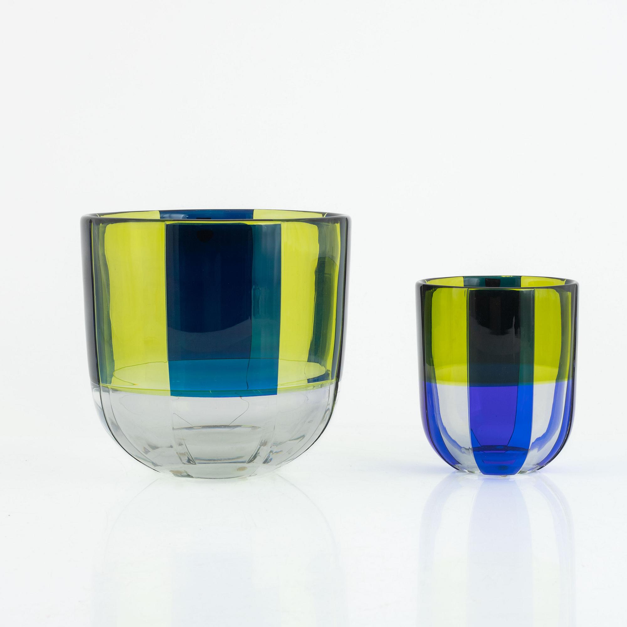 Erika Lagerbielke, skålar, två st, "Sienna Klar" och "Sienna blå", Orrefors Gallery, signerad, 1988.