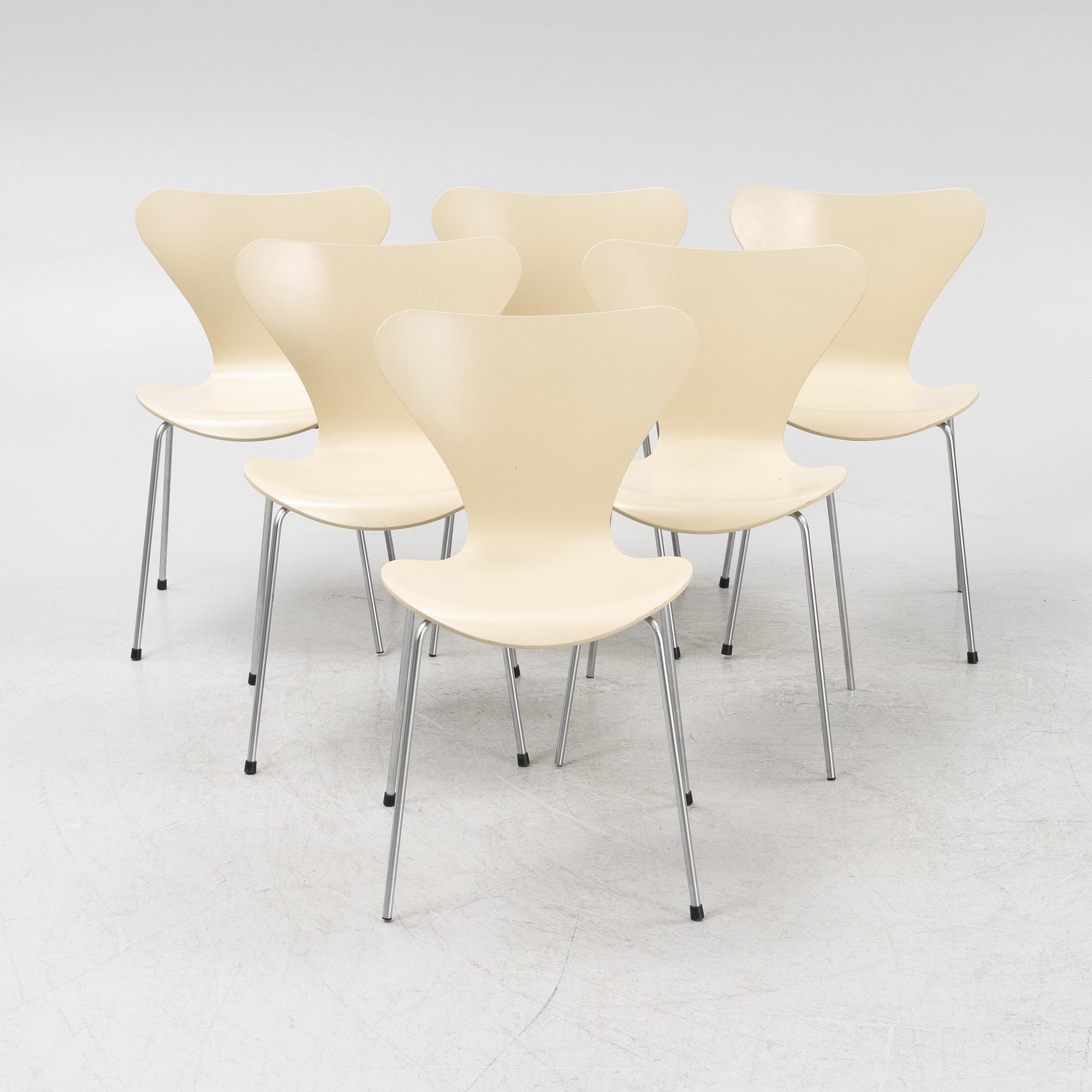 Arne Jacobsen, stolar 6 st, "Sjuan", Fritz Hansen, daterade 2002.