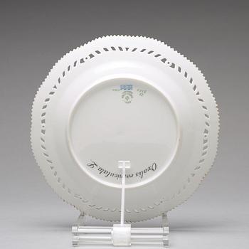 A set of 12 Royal Copenhagen 'Flora Danica' dessert dishes, Denmark, 20th Century.