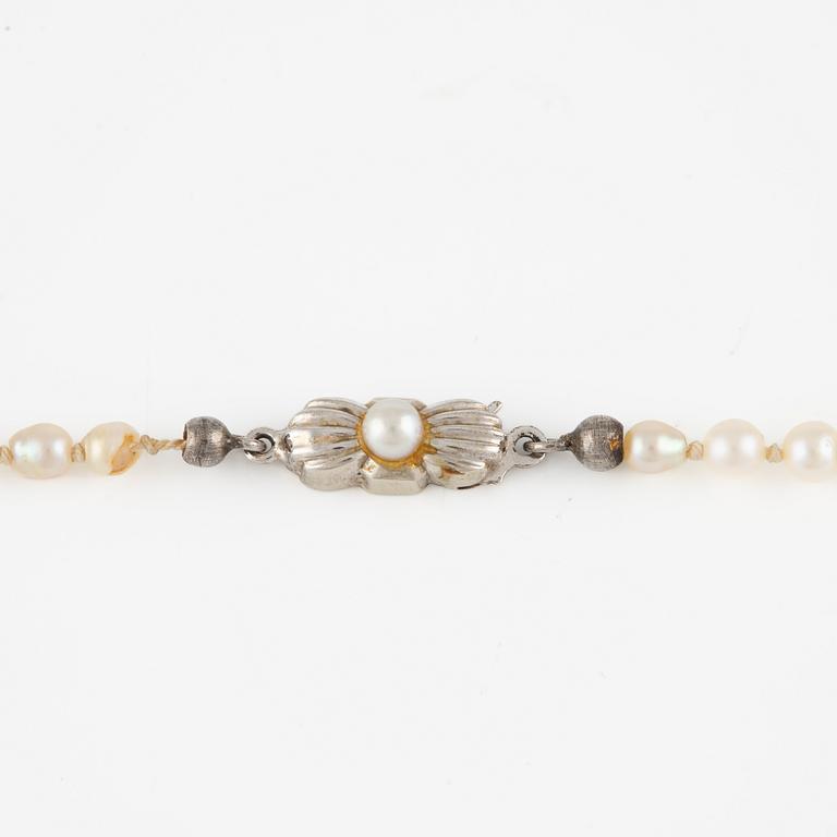 Necklace, with pearls, clasp 18K gold.