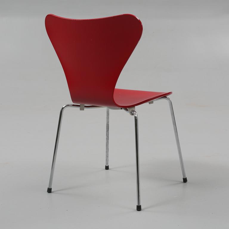 STOL, "Sjuan", Arne Jacobsen för Fritz Hansen, 2005.