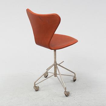 Arne Jacobsen, kontorsstol, "Sjuan", Fritz Hansen, Danmark, 1960-tal.