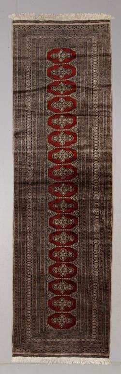 MATTA, orient, ca 333 x 97 cm.