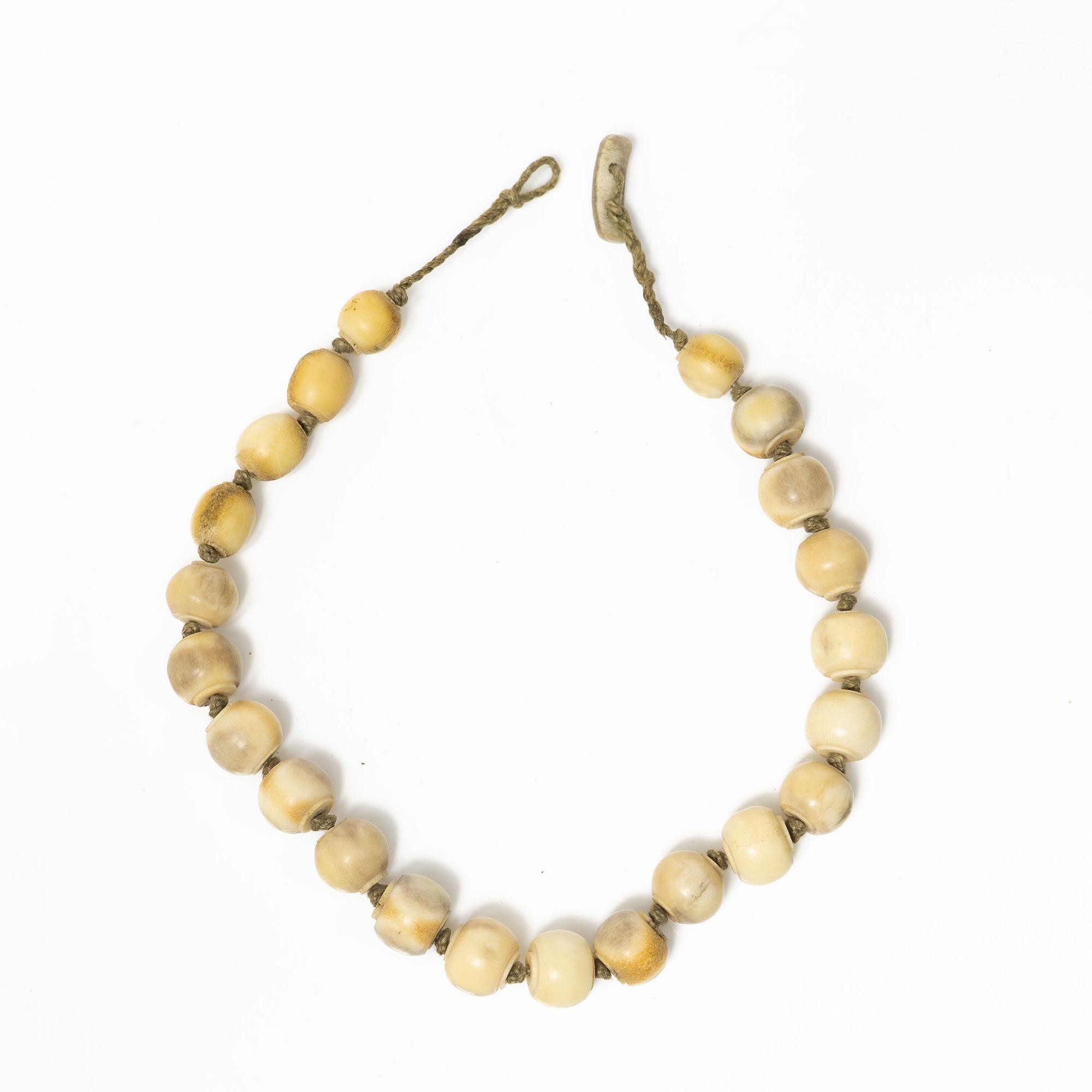 Sune Enoksson, a collection of seven pieces of jewellery, renindeer antler.