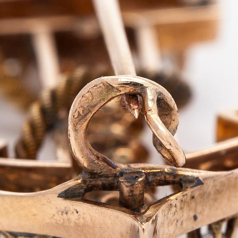 Rintakoru, antiikkihiottuja timantteja, 14K kultaa, Pietari, 1800-luvun loppu.
