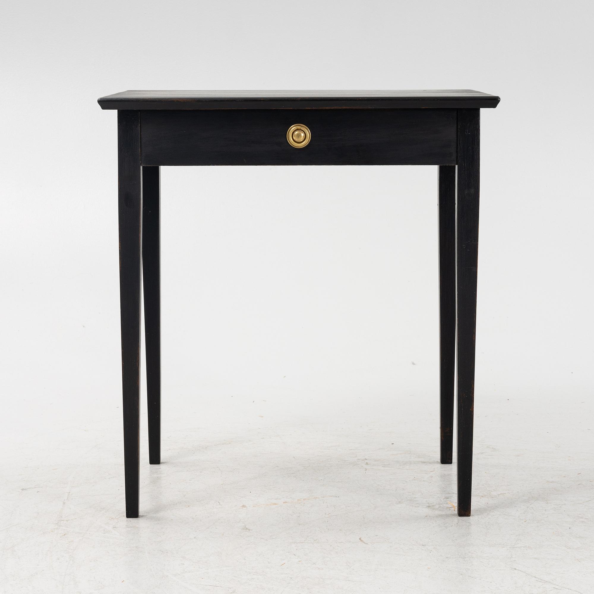 Bord med låda, gustaviansk stil, 1900-tal.