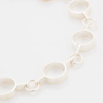 A Jorma Laine bracelet in silver.