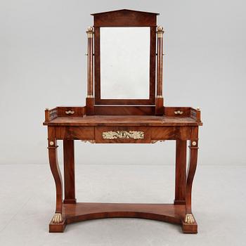 TOILETTEBORD. Karl Johan, 1800-talets första hälft.