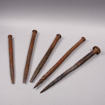 SPIKAR, 5 st, järn, troligen 1600-tal.