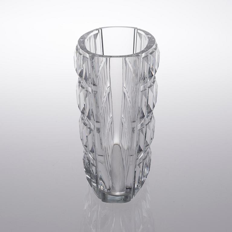 A CRYSTAL VASE. Nuutajärvi, 1950s.