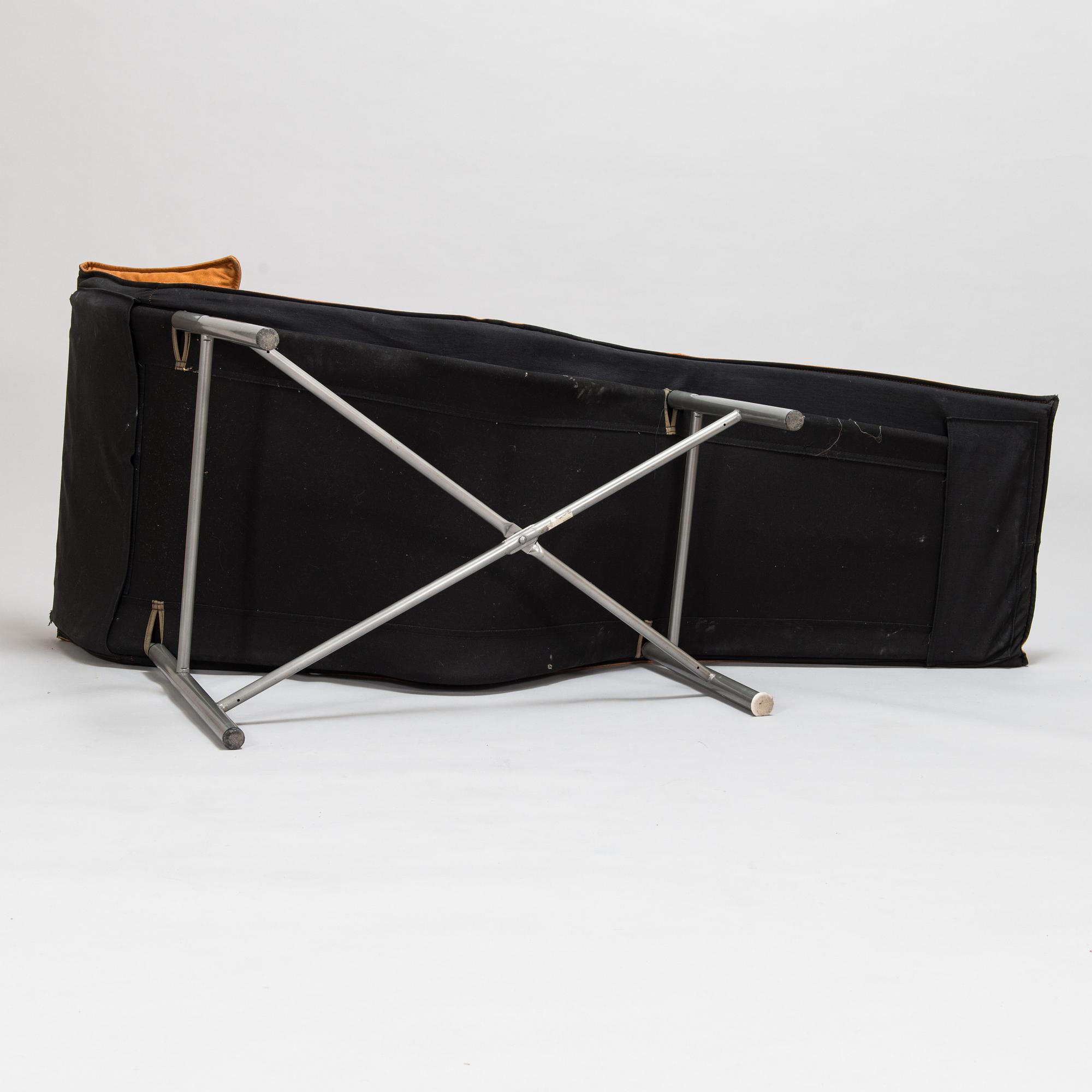 Tord Björklund, lepotuoli, "Skye" IKEA 1900-luvun loppu.