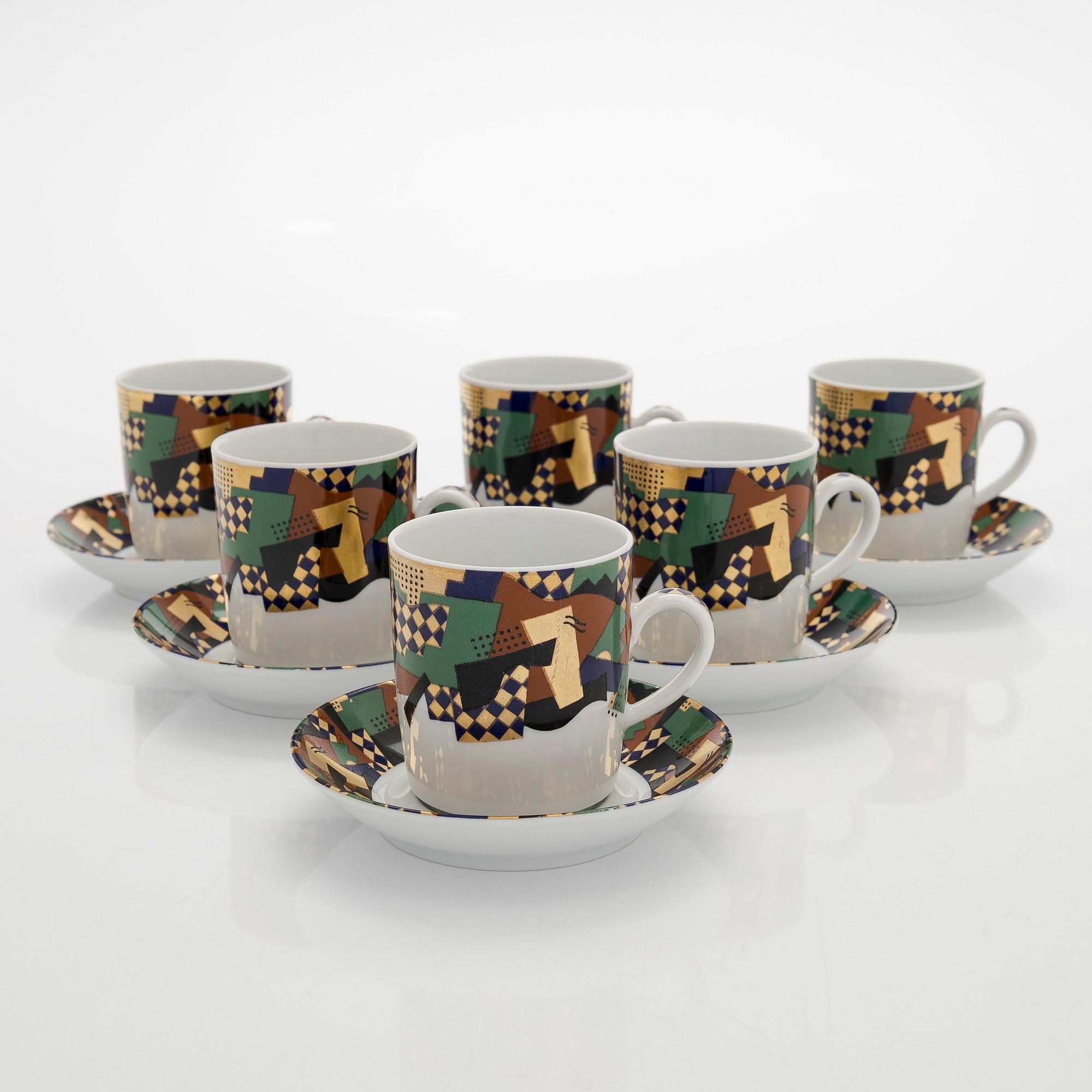 Heikki Orvola, A 10-piece coffee set in porcelain for Rörstrand, Sweden 1980s.