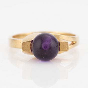 Ring, 14K gold with amethyst.