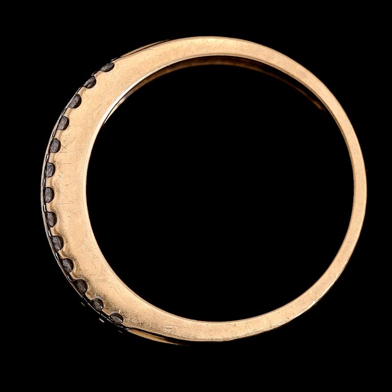 RING, 18K guld, briljantslipade diamanter.