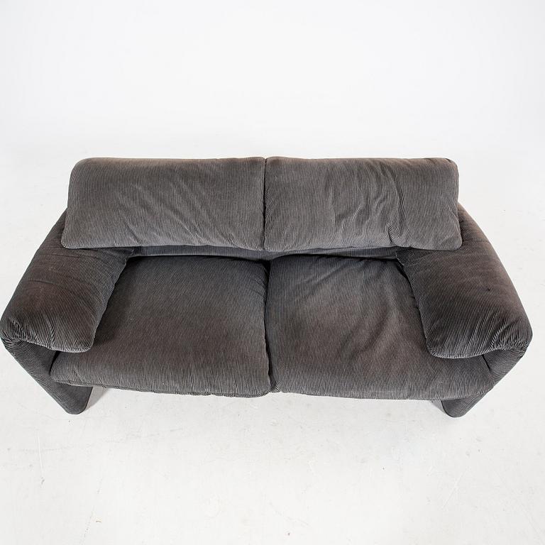 A two seat "Maralunga" sofa by Vico Magistretti for Cassina.