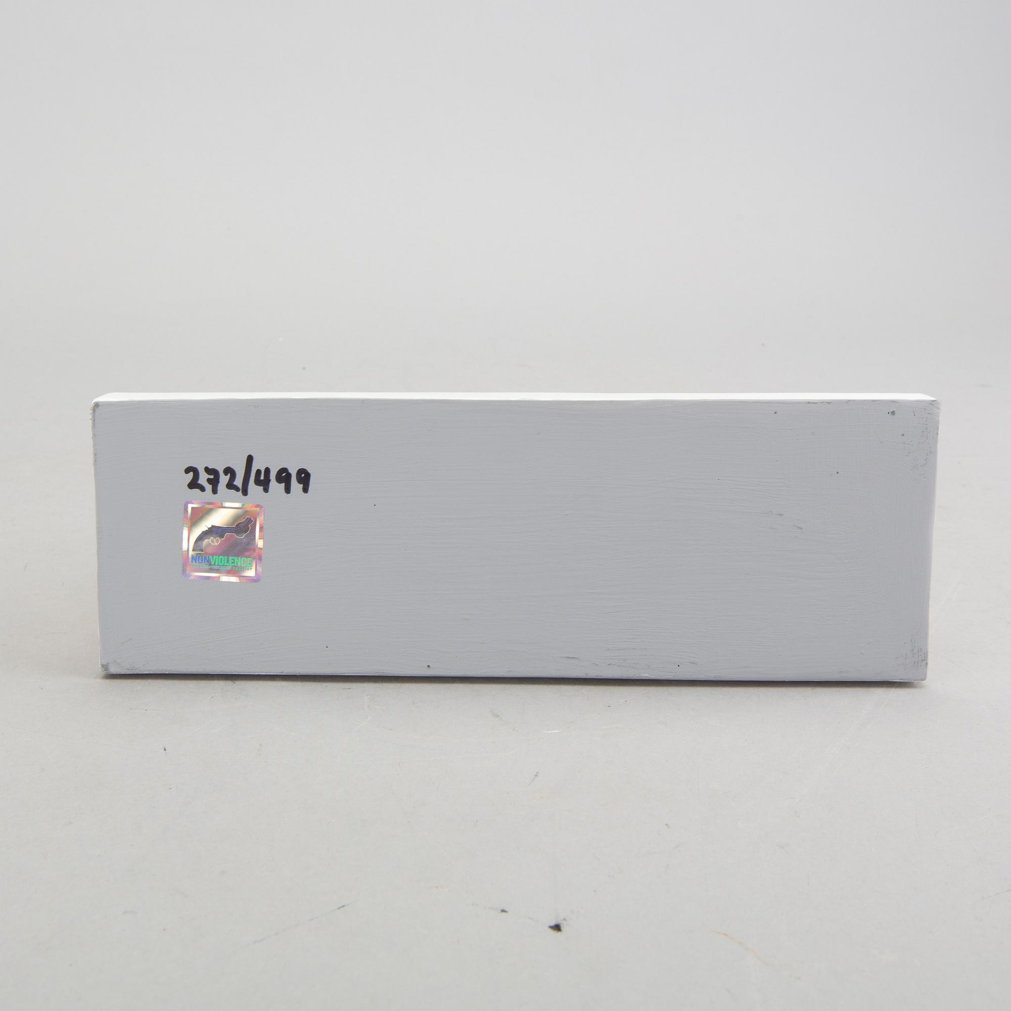 Carl Fredrik Reuterswärd, Non-Violence Project Foundation skulptur 2017.