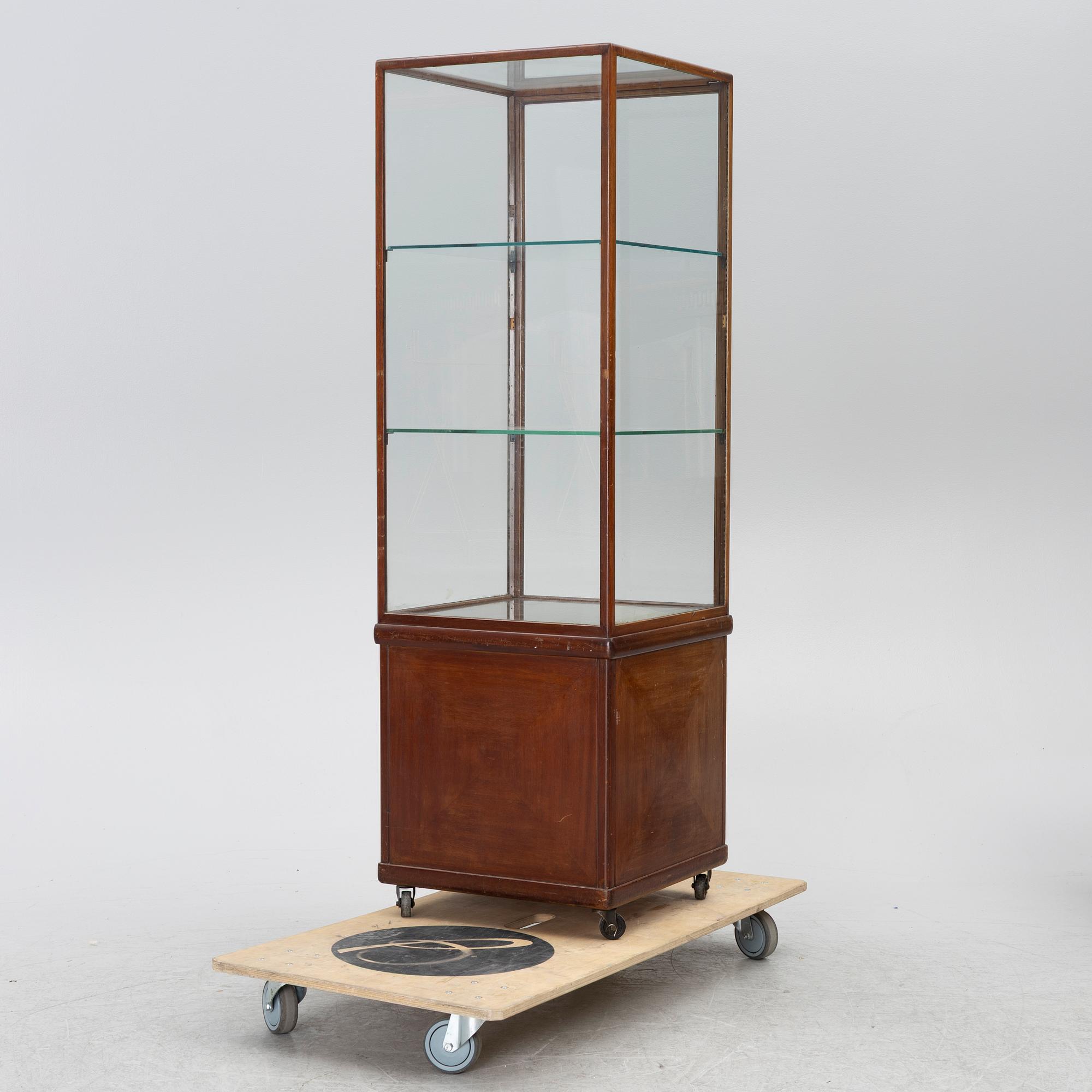 A display cabinet, first half of the 20th century.