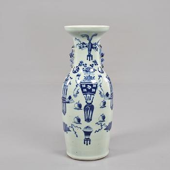 VAS, porslin, Kina, omkring sekelskiftet 1800/1900.