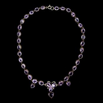 COLLIER, förgyllt silver med ovala fasettslipade ametister. 1800-tal.