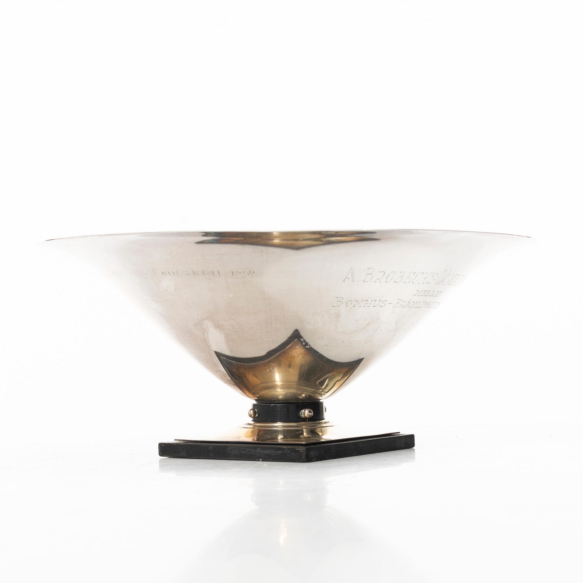 Guldsmedsaktiebolaget (GAB), Bowl on foot, silver, with wooden base, Stockholm 1936.
