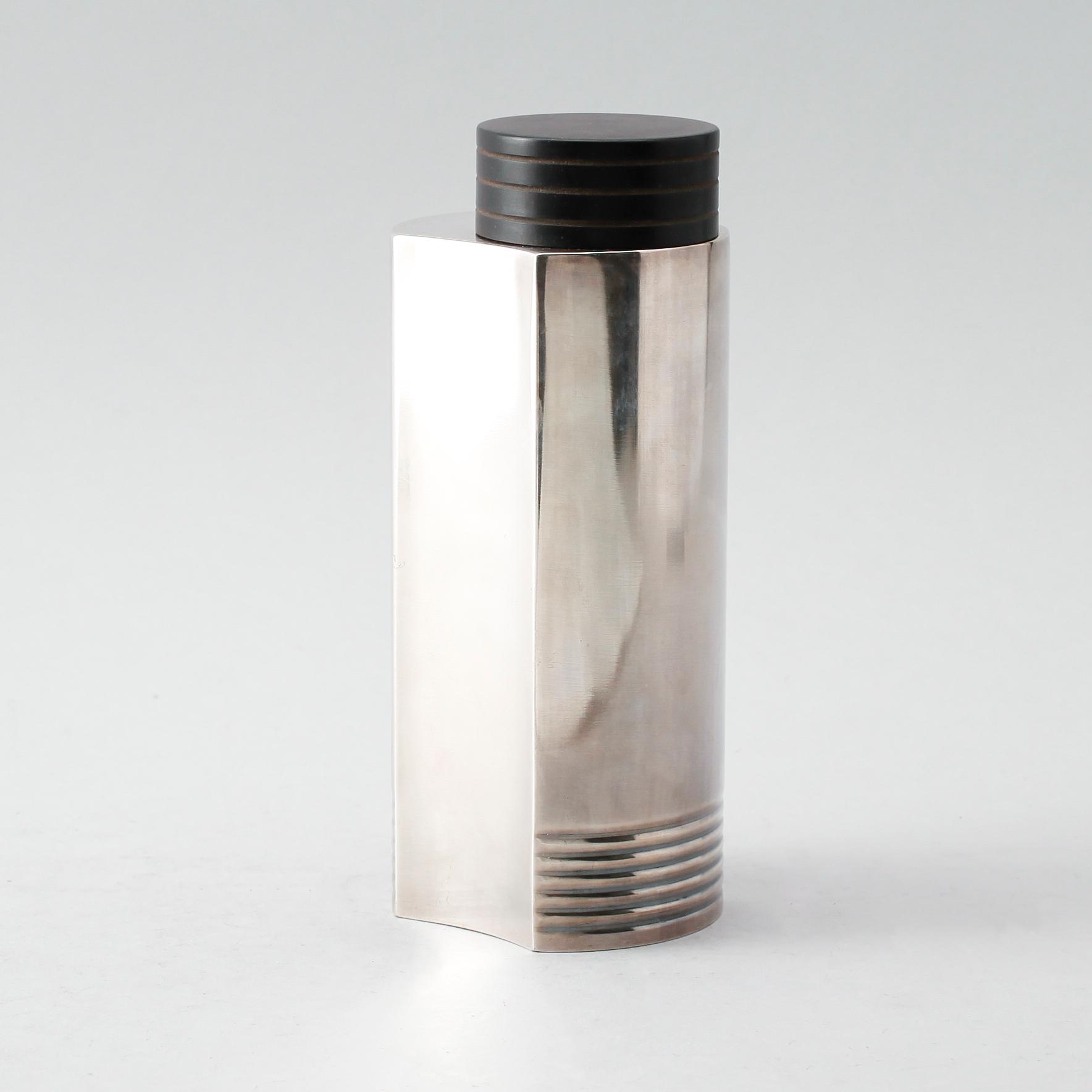 SHAKER, nysilver, Folke Ahrström, GAB, Stockholm, 1900-talets första hälft.