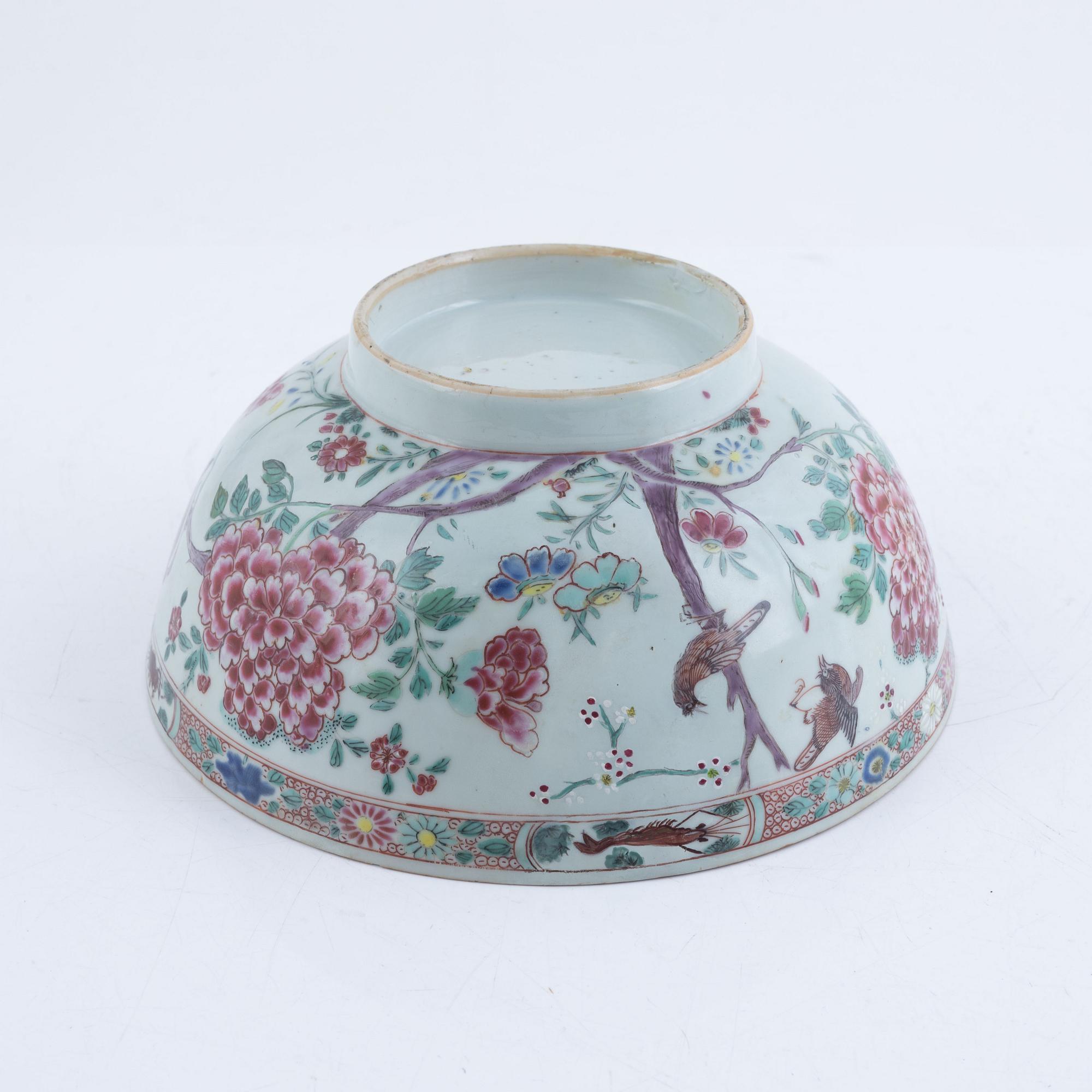 A Famille Rose bowl, export porcelain, China, Qianlong (1736-95).