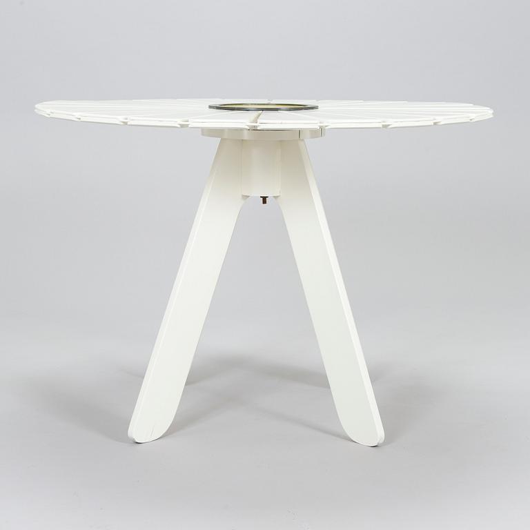 Alvar & Aino Aalto,  Trädgårdsmöblemang, 3 delar, "Aurinko-serien", Artek, 1950-tal och 1900-talets slut..