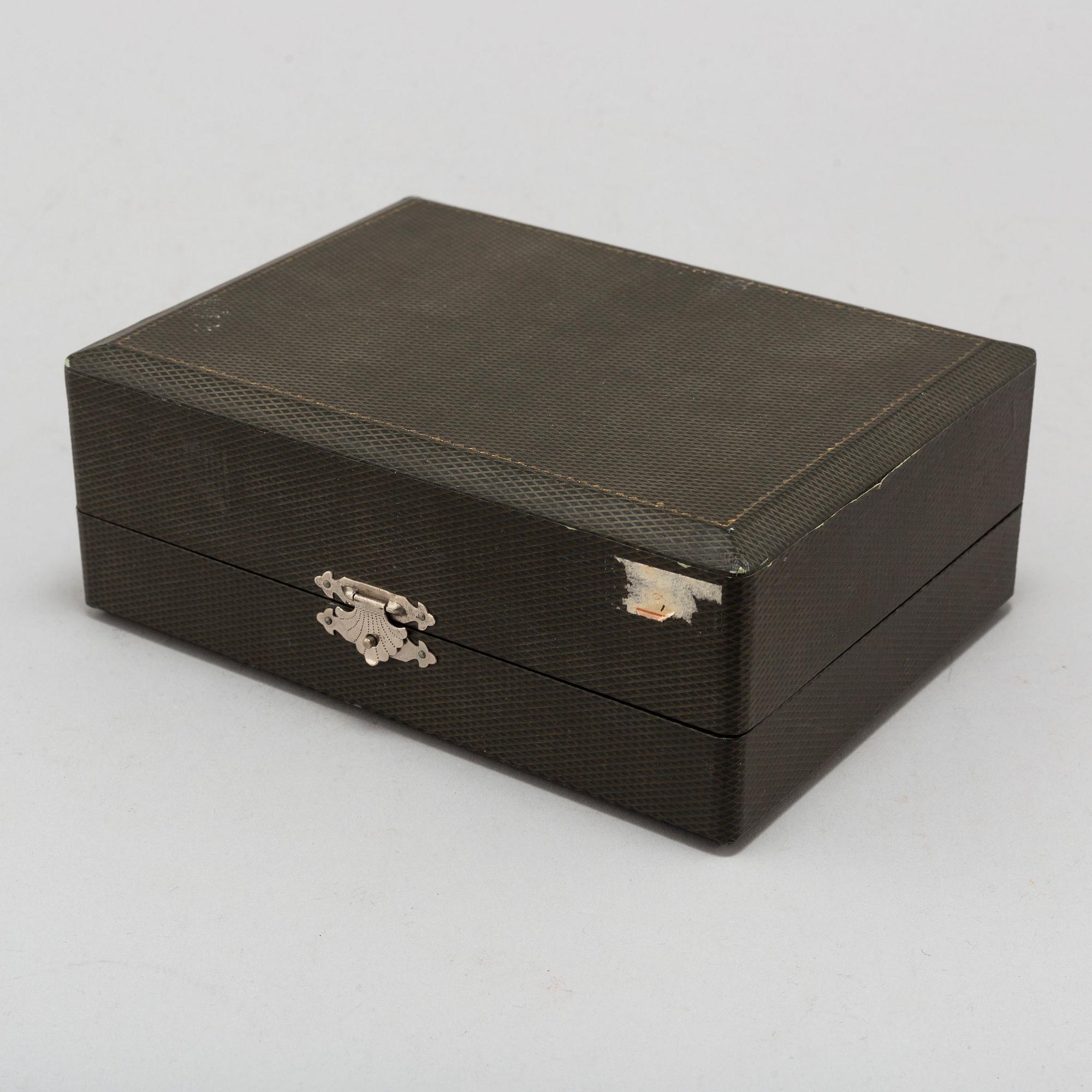 A sterling silver box, by K. Hattori & Co, Japan.