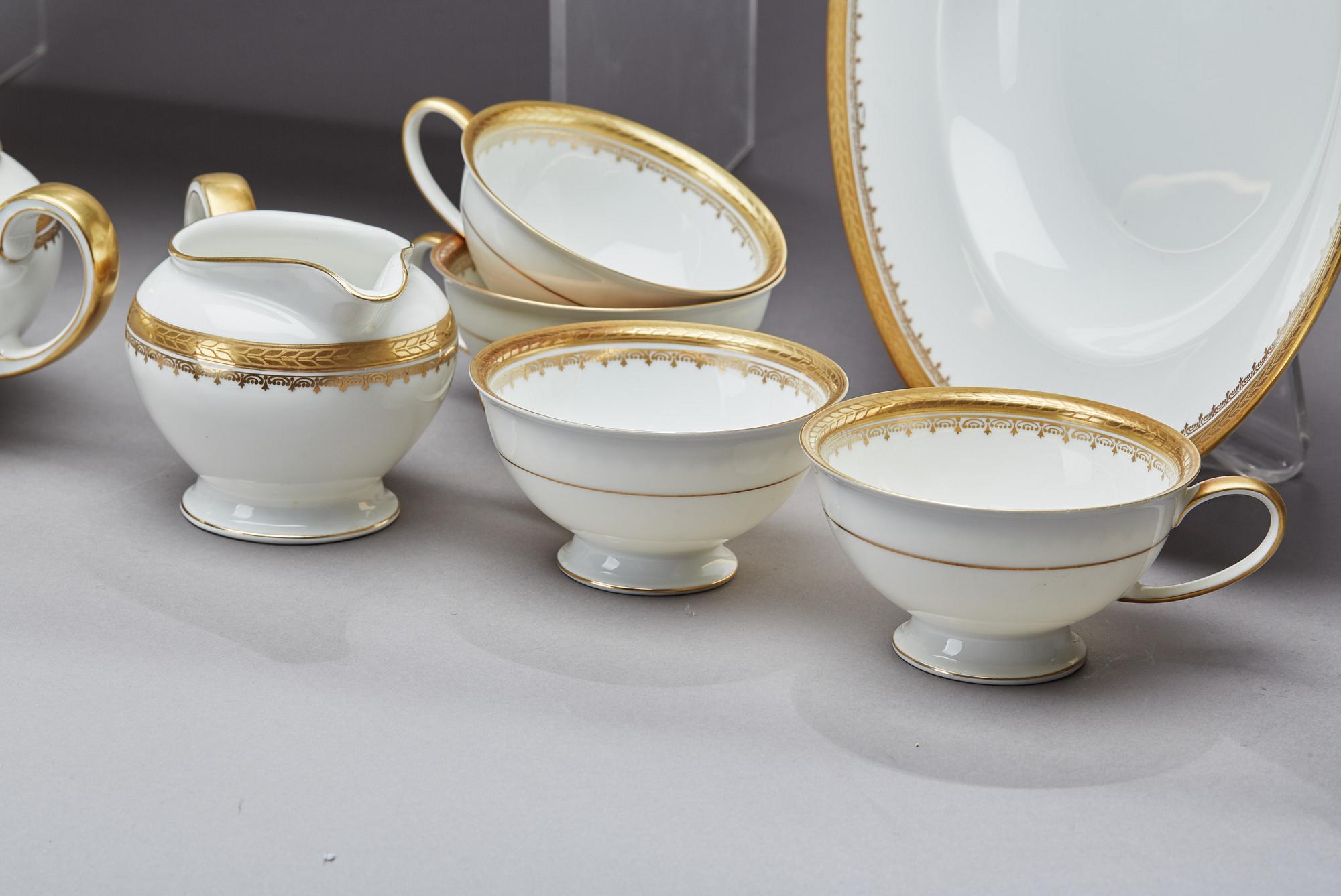 MATSERVIS, 81 delar, porslin, Rosenthal, vissa delar märkta "Helena" resp "Winnifred".