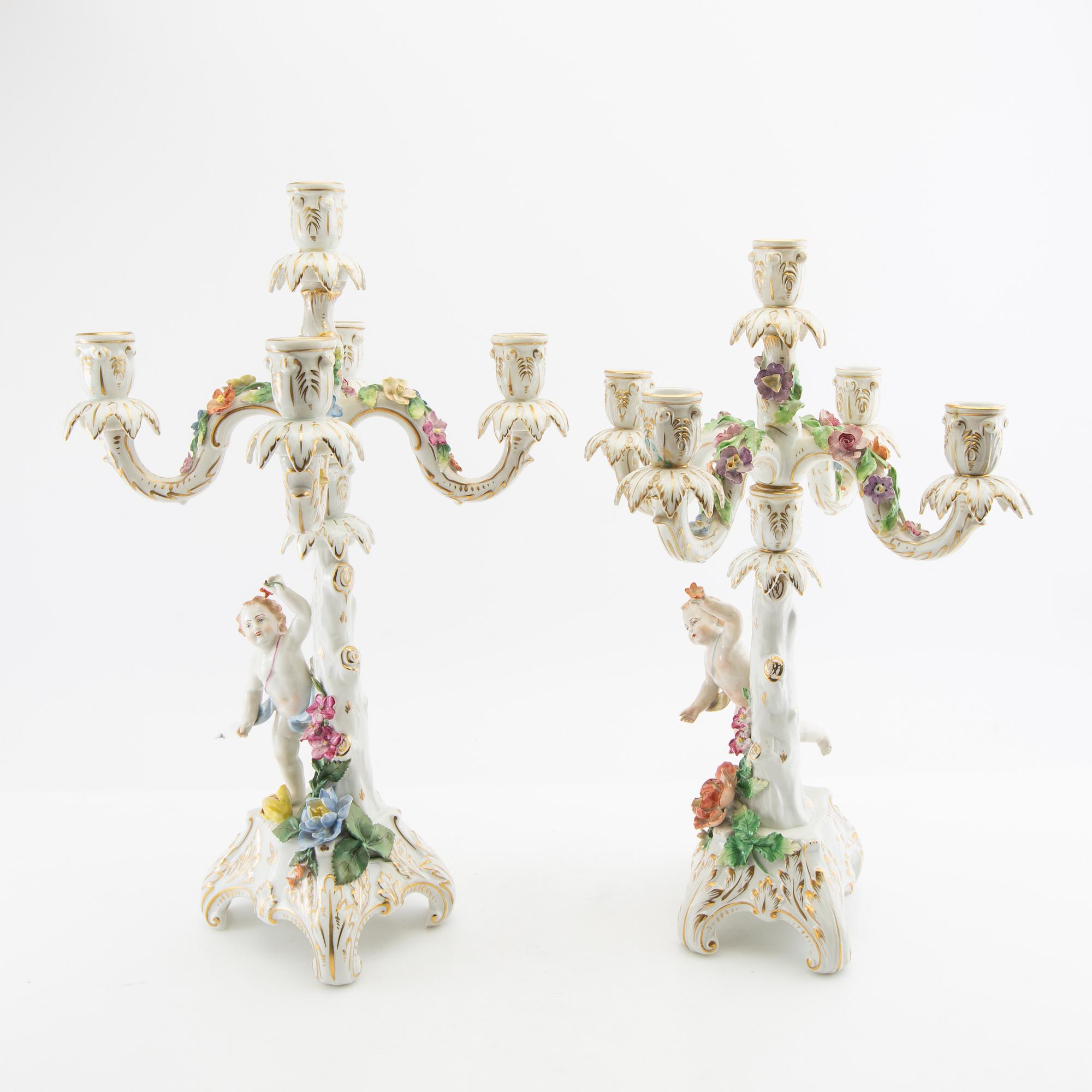 Kandelabrar ett par Rokoko-stil Dresden Tyskland porslin 1900-talets mitt.
