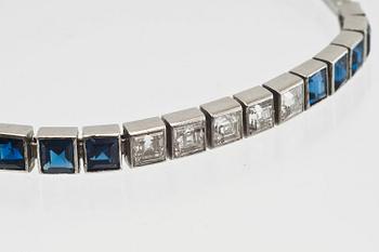 ARMBAND, fyrkantslipade diamanter 10 st. ca 3,5 ct H/VVS, safirer 15 st. ca 5,70 ct.