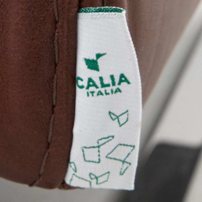 Ottoman "Romeo" by Calia Italia, contemporary.