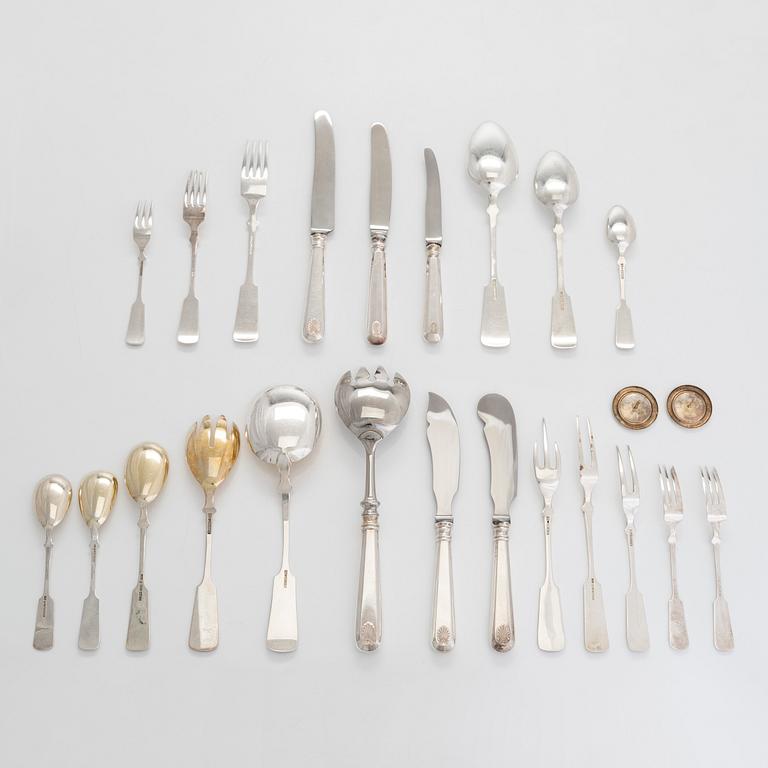 A 138-piece silver cutlery set, with Seashell-decor, Finnish manufacturers,  1927-73.