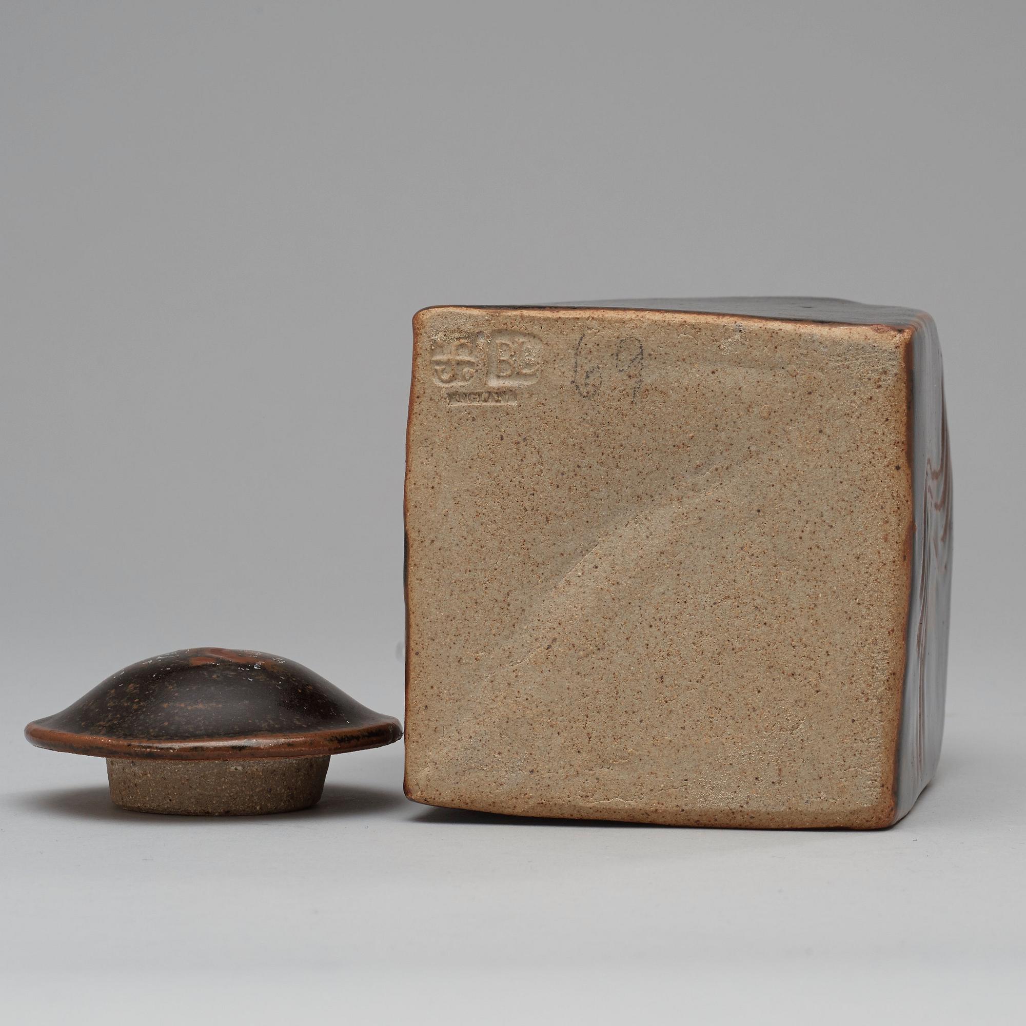 A Bernard Leach stoneware jar and cover, St Ives, England.