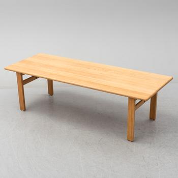 A1906s oak coffee table by Börge Mogensen, Fredericia Stolefabrik, Denmark.