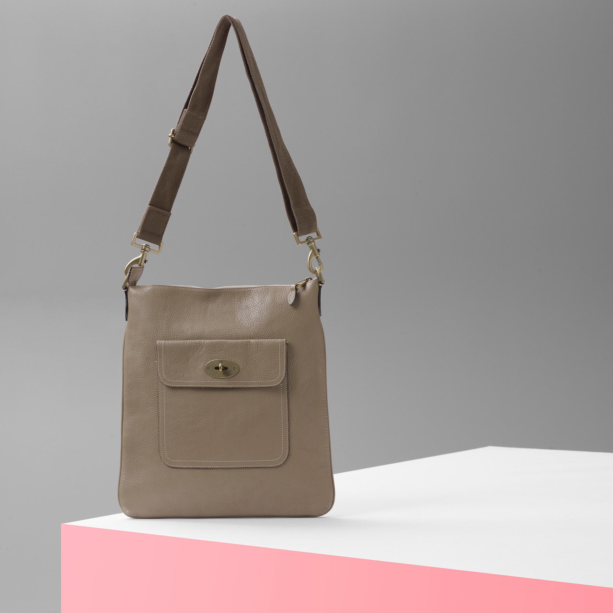 AXELREMSVÄSKA, "Seth messenger bag", Mulberry.