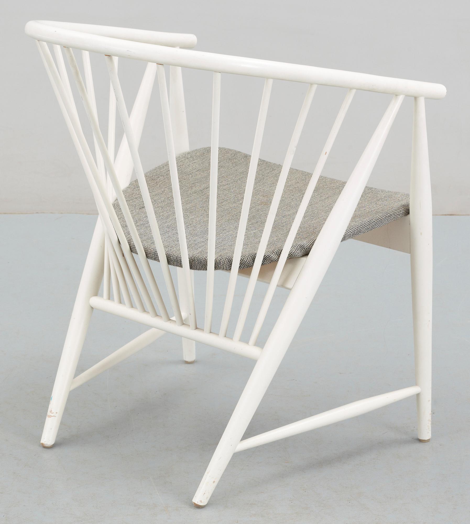 KARMSTOL "Solfjädern". Sonna Rosén, Nässjö Stolfabrik, Formgiven 1948.